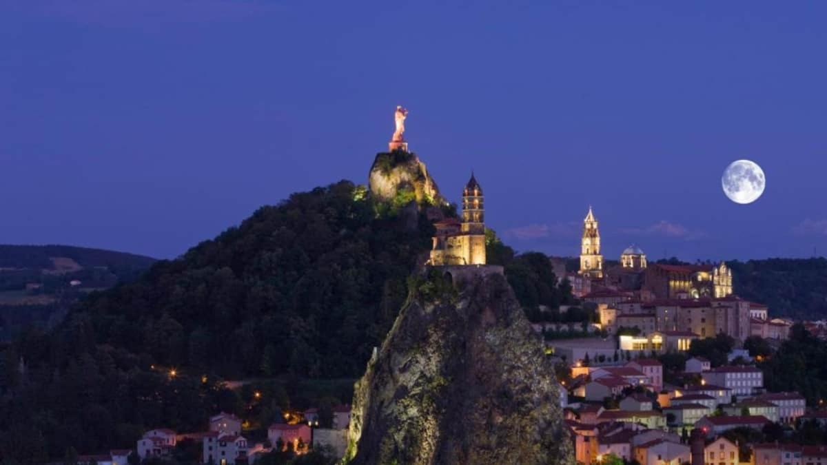 Bel Appartement Au Coeur Du Puy En Velay Le Puy-en-Velay Екстериор снимка